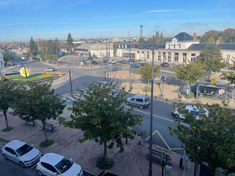 T2 Face Gare Sncf Appart Hotel Le Cygne 1 Bourges Exterior photo
